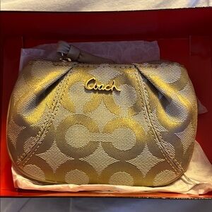 NWT Vintage Coach Gold and Cream Women's Coin Purse